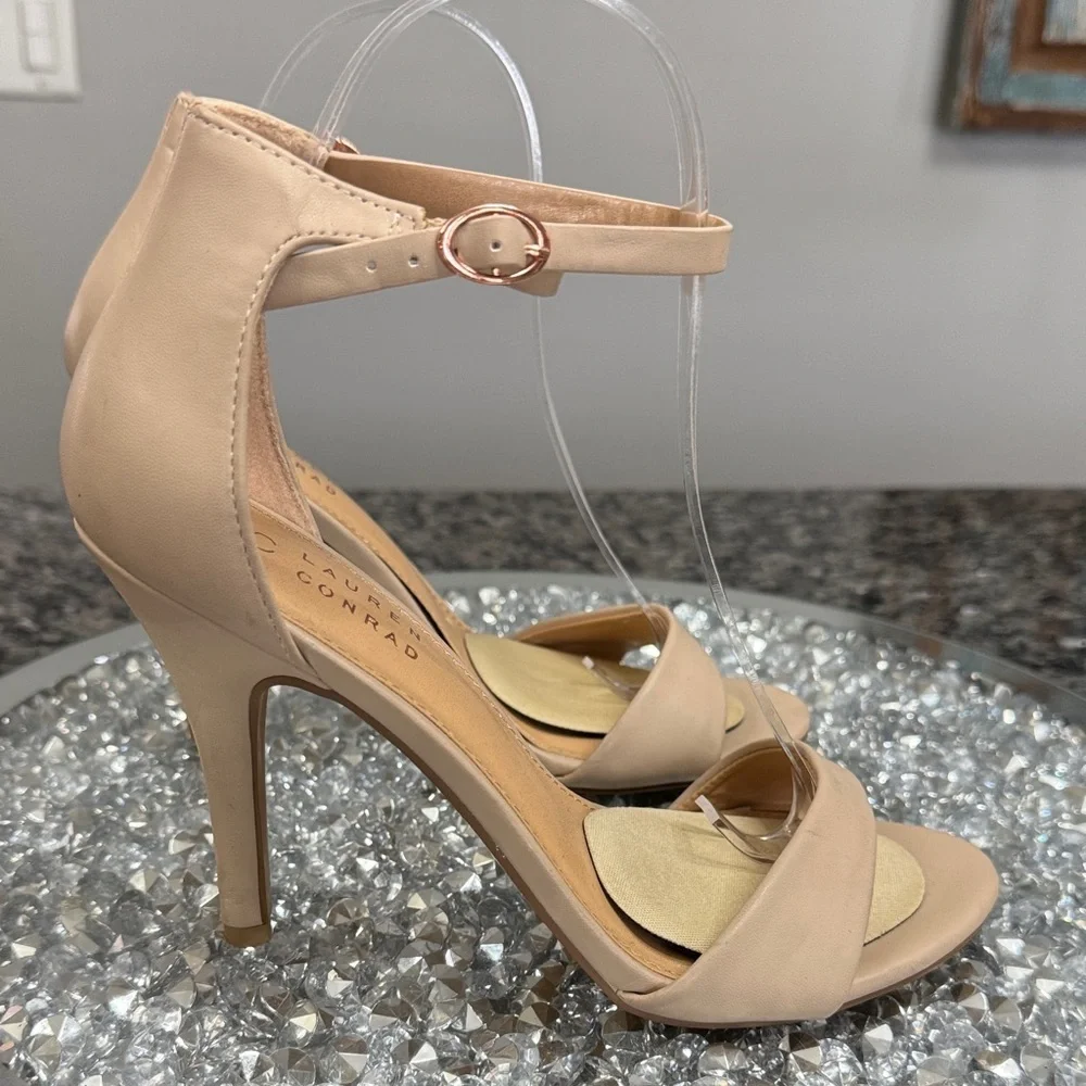 LC Lauren Conrad Nude Ankle Strap sandal Heels 7.5